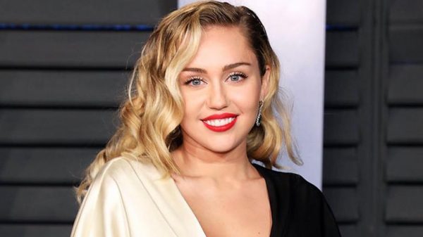 miley-cyrus-confirma-participacao-em-episodio-de-‘black-mirror’