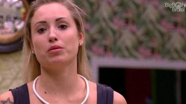 polemica:-video-em-que-jessica-imita-hitler-no-bbb-vem-a-tona-em-dia-de-paredao-e-loira-recebe-criticas