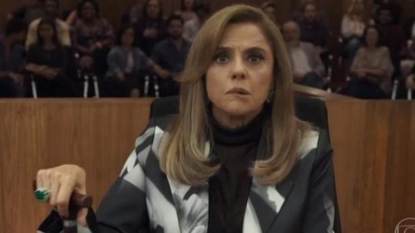 final-de-o-outro-lado-do-paraiso:-sophia-e-condenada,-vai-parar-no-manicomio-judiciario-e-leva-eletrochoques