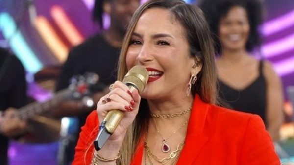 claudia-leitte-participa-ao-vivo-do-ding-dong-e-revela-nova-gravidez