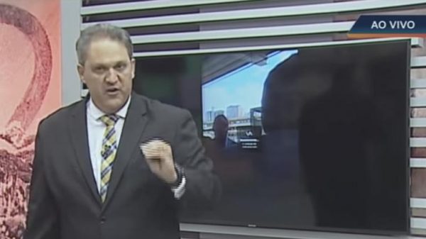 reporter-e-agredido-ao-vivo-e-apresentador-deixa-estudio