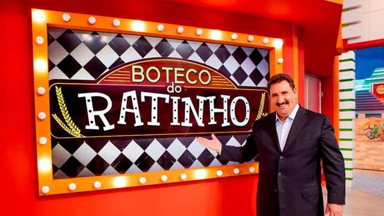 eduardo-costa-toma-atitude-inusitada-no-palco-do-ratinho