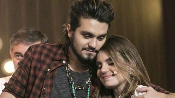 luan-santana-e-camilla-queiroz-se-emocionam-em-programa-da-globo