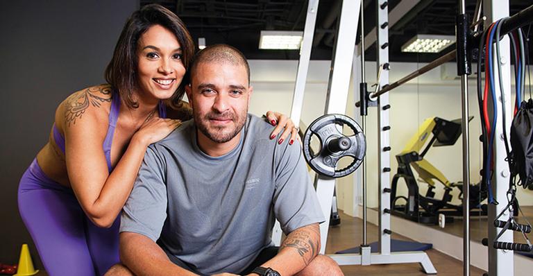 diogo-nogueira-se-exercita-com-a-esposa-personal-trainer,-milena