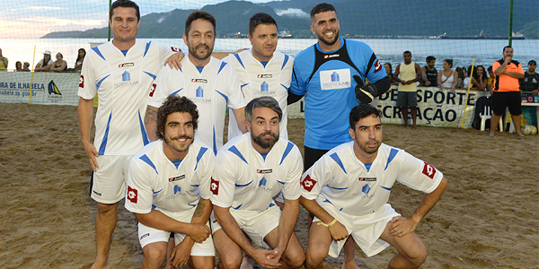 caio-castro-e-outros-famosos-participam-de-beach-soccer