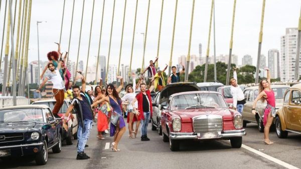 estrelas-do-dancing-brasil-gravam-abertura-do-programa-em-cartao-postal-paulista