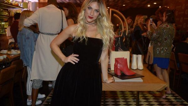 giovanna-ewbank-aposta-no-batom-vermelho-em-noite-fashion