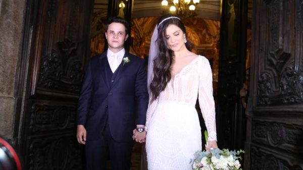 famosos-se-emocionam-casamento-de-matheus,-da-dupla-com-kauan,-e-a-modelo-paula-aires