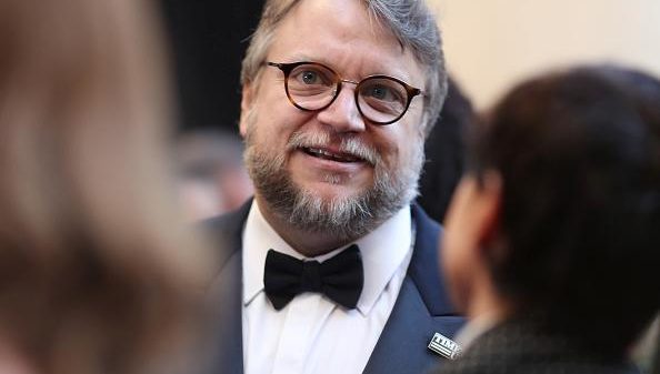 guilhermo-del-toro-leva-o-oscar-de-melhor-diretor-por-a-forma-da-agua