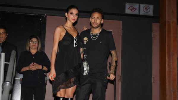 fotos:-bruna-marquezine-e-neymar-curtem-festa-‘estrelada’-de-rafaella-santos