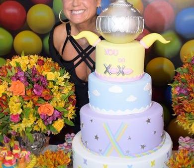 xuxa-celebra-seu-sucesso-como-empresaria-com-comemoracao-em-casa-x-de-foz-do-iguacu-(pr)