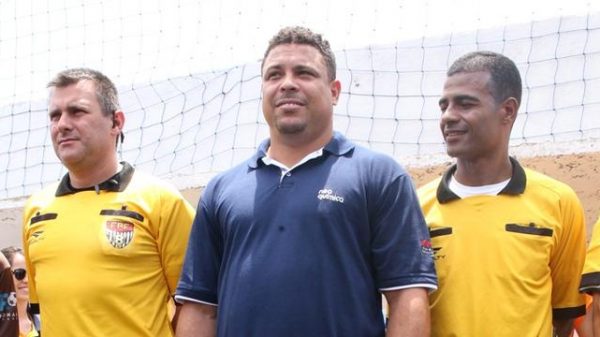 ronaldo-entra-em-campo-na-abertura-da-copa-do-mundo,-mas-brasil-so-faz-sua-estreia-no-domingo,-17