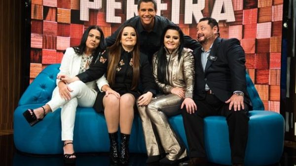 tamanho-familia:-maiara-e-maraisa-enfrentam-matheus-e-kauan-no-palco-do-programa