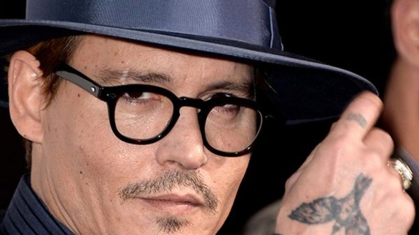 johnny-depp-processado-por-seus-segurancas