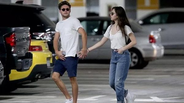 niall-horan-e-hailee-steinfeld-flagrados-aos-beijos