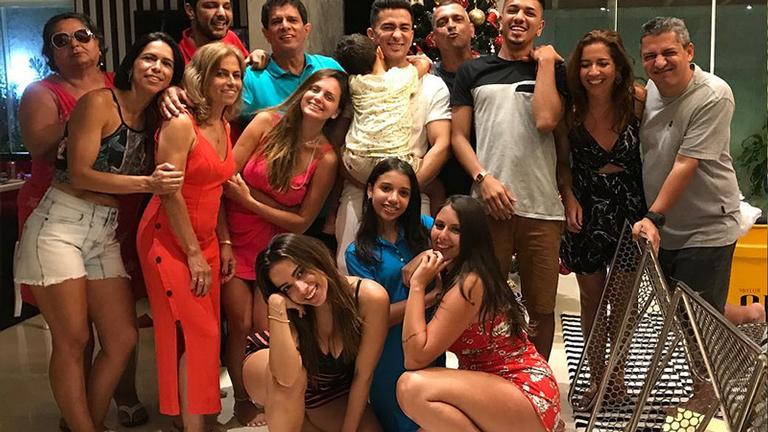 anitta-bomba-na-web-dancando-de-fio-dental-no-feriado-de-natal