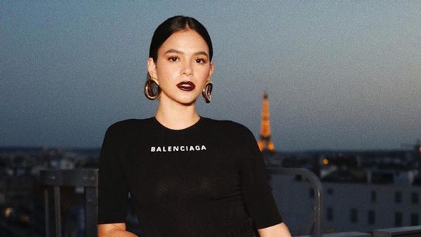 bruna-marquezine-ostenta-look-luxuoso-em-paris