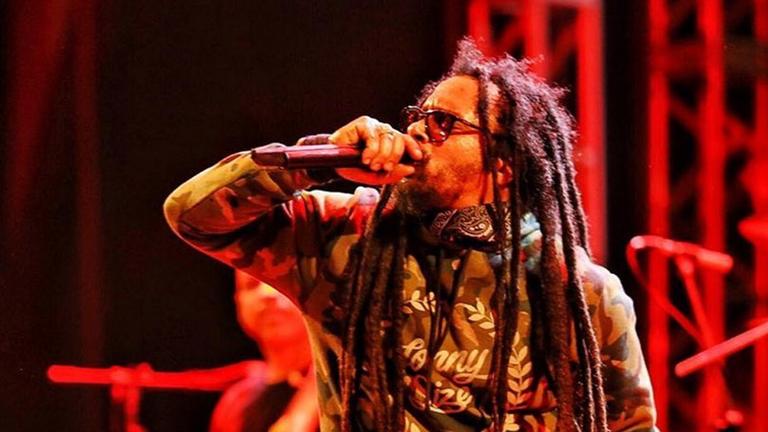 ex-vocalista-do-rappa-trava-batalha-na-justica-por-pensao-da-filha-de-20-anos