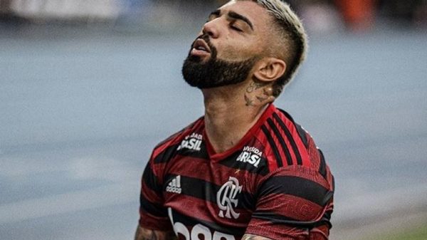 em-alta-no-flamengo,-gabigol-celebra-boa-fase-com-nova-tatuagem