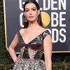 anne-hathaway-posa-com-barriguinha-e-anuncia-segunda-gravidez