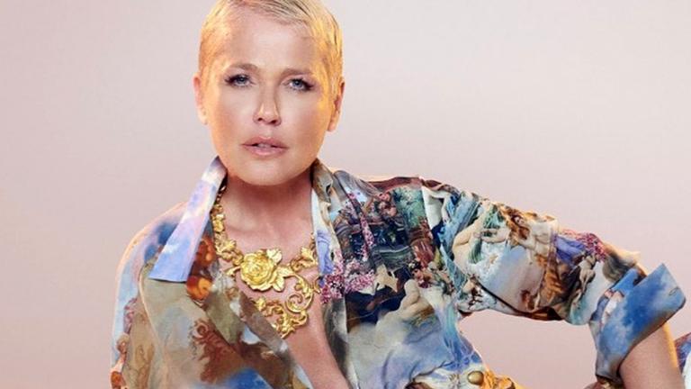 xuxa-tem-post-com-foto-topless-censurado-pelo-instagram