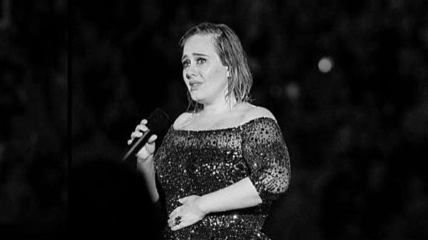 cantora-adele-emagreceu-tanto-que-esta-constrangida-com-seu-peso,-diz-revista