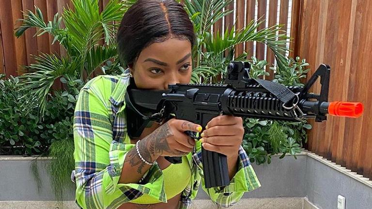 ludmilla-treina-pesado-e-se-prepara-pra-viver-policial-na-tv