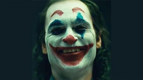 joaquin-phoenix-aparece-pela-primeira-vez-com-maquiagem-do-coringa