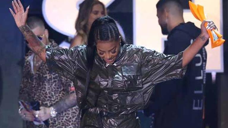 ludmilla-ganha-premio-por-musica-gravada-em-parceria-e-nao-agradece-anitta