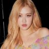 rose-do-blackpink-e-capa-da-revista-elle-na-coreia