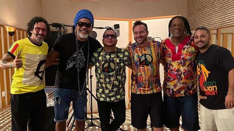 olodum-grava-musica-inedita-em-feat-com-carlinhos-brown