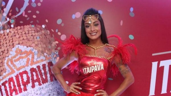 aline-riscado-fara-‘maratona’-como-musa-de-camarote-de-cervejaria