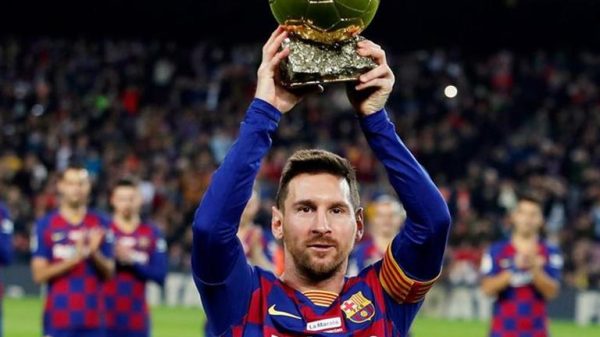 messi-anuncia-que-fica-no-barcelona