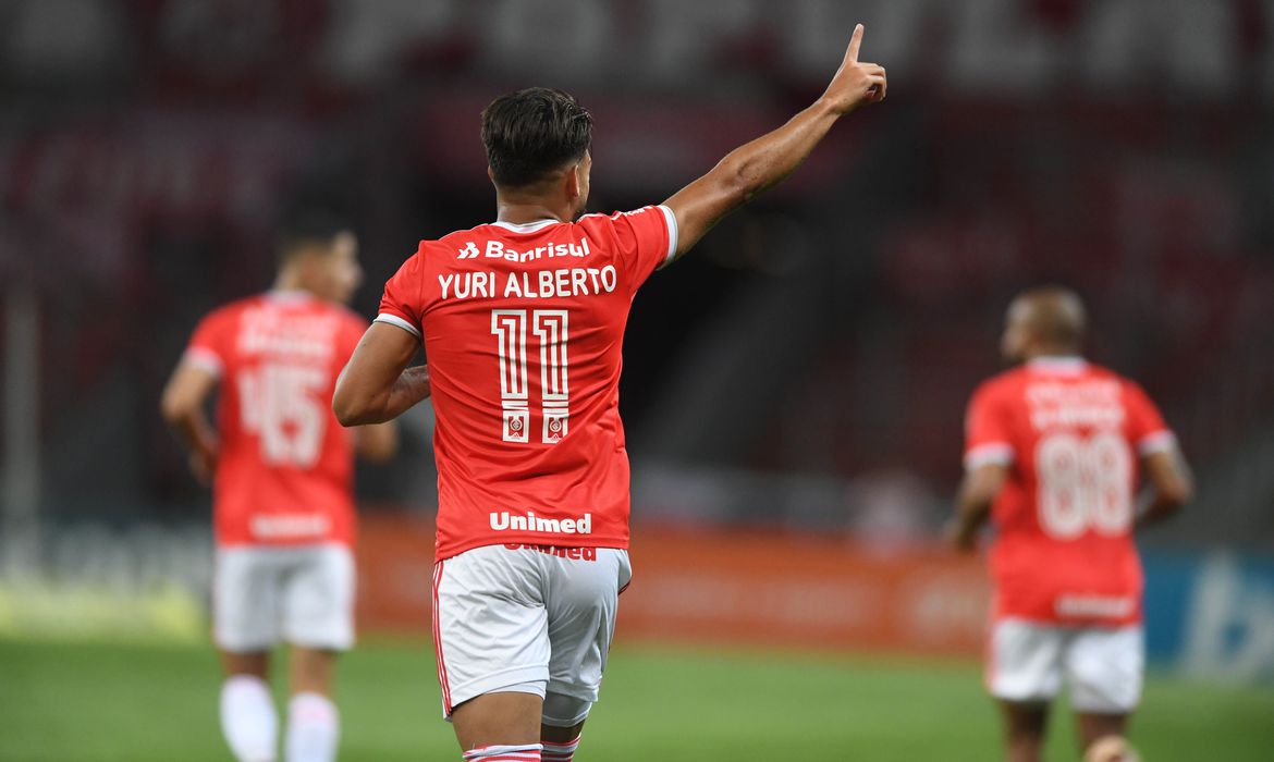 internacional-vence-sexta-seguida-e-fica-a-um-ponto-do-lider-sao-paulo