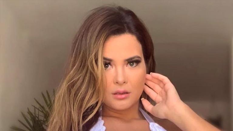 geisy-arruda-posa-com-mascara-e-surpreende-com-beleza-natural