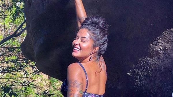 aline-riscado-‘humilha’-com-bumbum-perfeito-em-foto