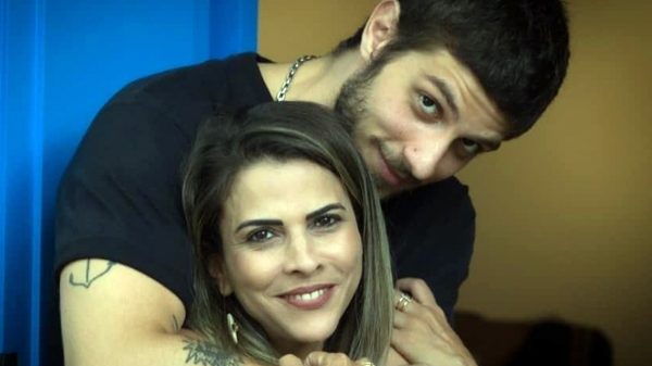 Chay Suede e a mãe Herica Godoy