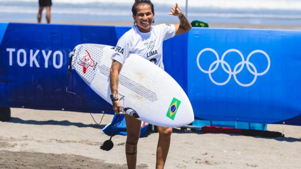 silvana,-medina-e-italo-avancam-as-quartas-de-final-do-surfe-em-toquio