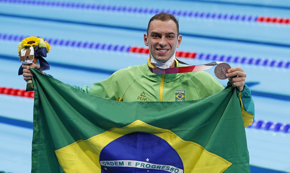 olimpiada:-fernando-scheffer-fatura-bronze-na-natacao