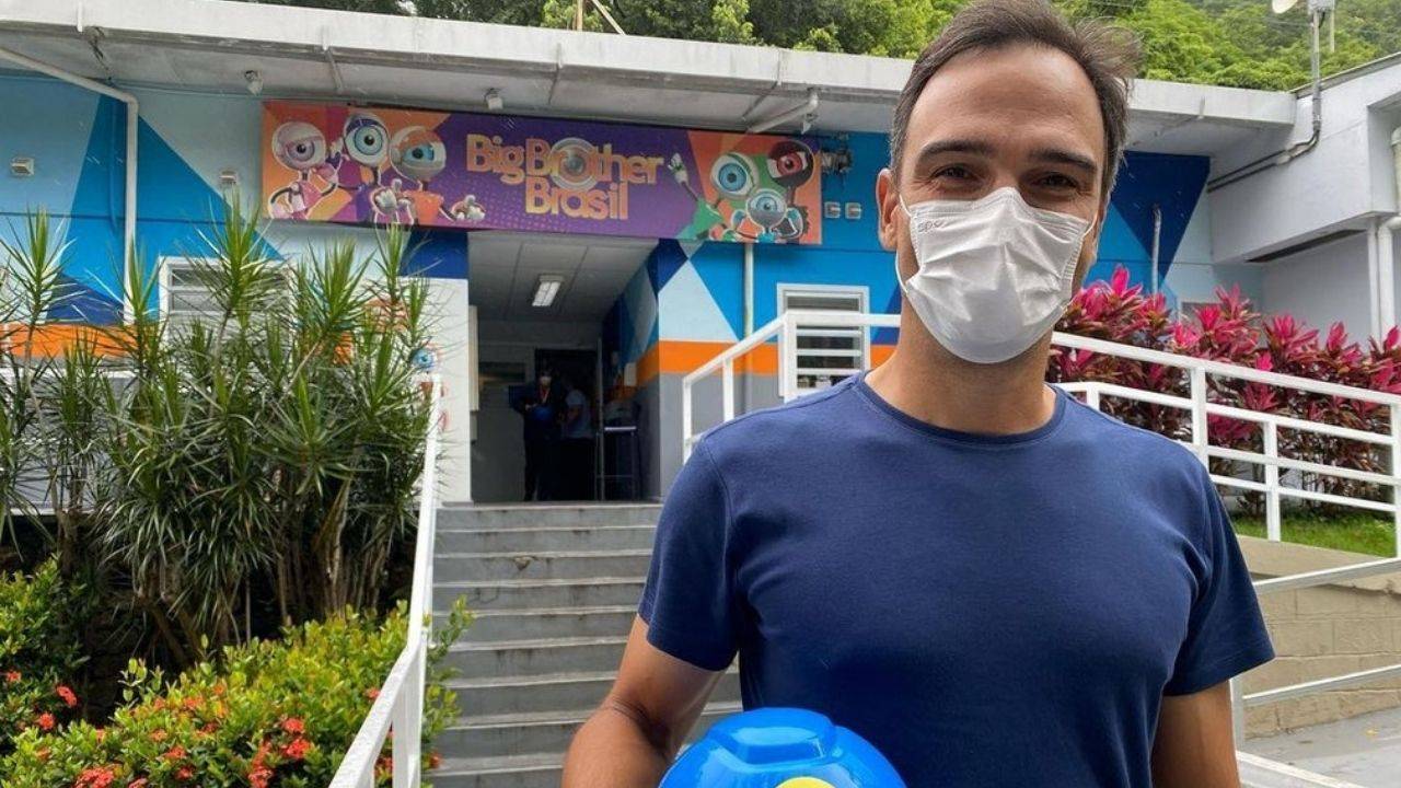 Tadeu Schmidt visitou a casa do 'BBB22' — Foto: Reprodução/Instagram