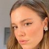 Alice Wegmann exibiu sua boa forma em fotos de biquíni (Foto: Reprodução Instagram)