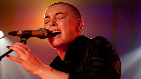 Sinéad O’Connor enfrentas problemas de saúde após a morte do filho (Foto: Reprodução)