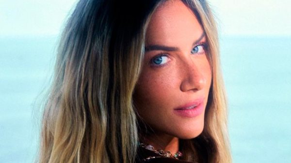 Giovanna Ewbank esbanjou beleza em sequência de fotos no Instagram (Foto: Reprodução Instagram)