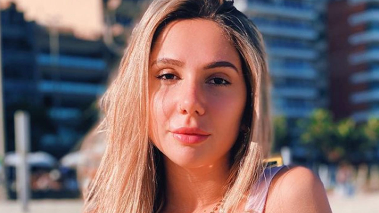 Carol Portaluppi mostrou seu shape perfeito em foto com biquíni de oncinha (Foto: Reprodução Instagram)