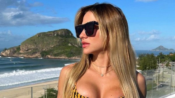 Gabi curte carnaval no Rio e mostra corpo perfeito (Instagram)