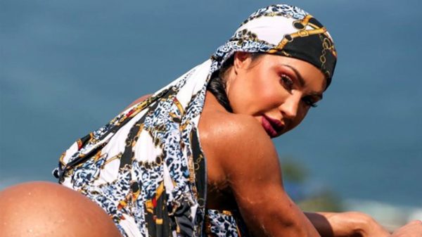 Gracyanne Barbosa choca internautas com o tamanho do seu bumbum (Instagram)