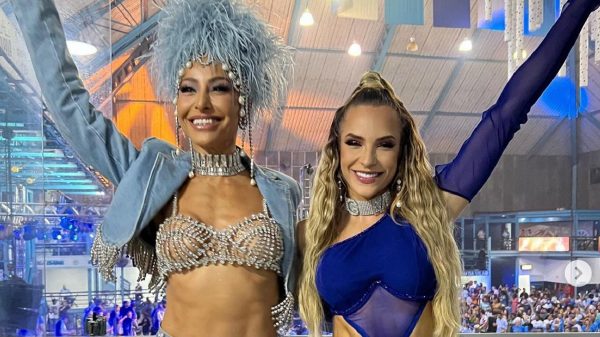 As musas Gabi Martins e Sabrina Sato mostram corpões prontos pro desfile (Instagram)