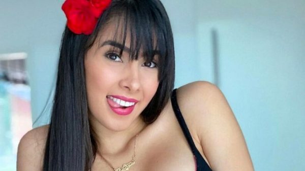 Juliana Bonde posta vídeo inusitado de show e leva seguidores ao delírio (Instagram)