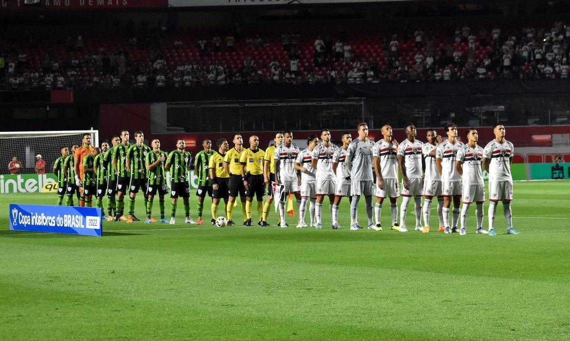 sao-paulo-vence-america-mg-e-sai-em-vantagem-na-copa-do-brasil