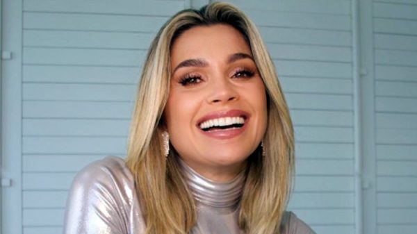 Flávia Alessandra botou decote pra jogo em vídeo e animou seguidores (Instagram)